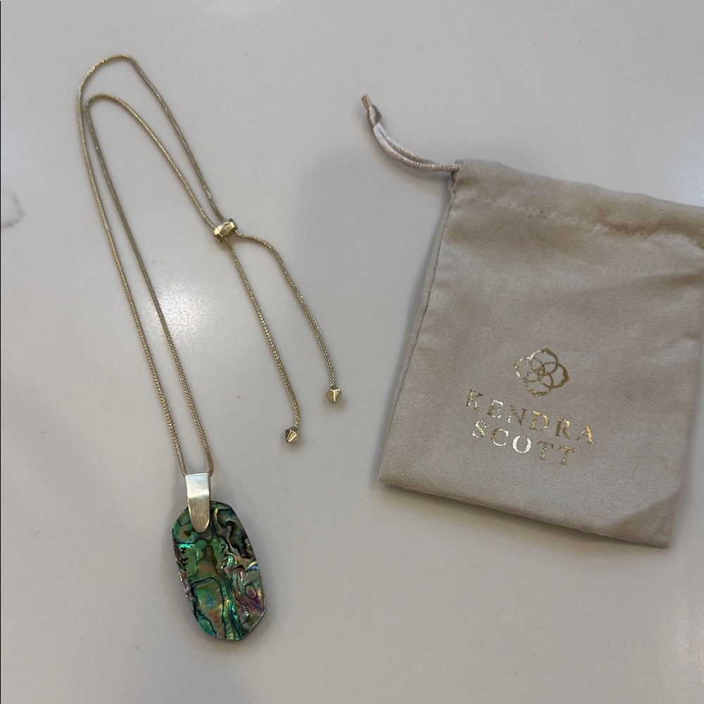 Kendra Scott Iridescent long Green Pendant Necklace with original bag - Picture 3 of 8